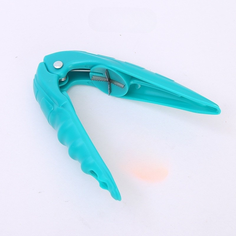 Globetrek° NutCracker 1+1 FREE: Easy To Use High Quality Ergonomic Nut Cracker