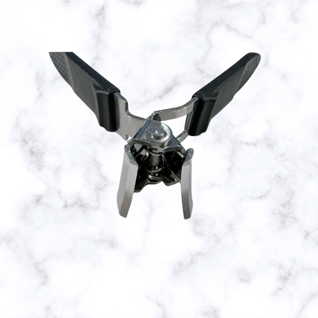 Globetrek° NailCutter 1+1 FREE: Durable Easy Cutting Angled Nail Cutter