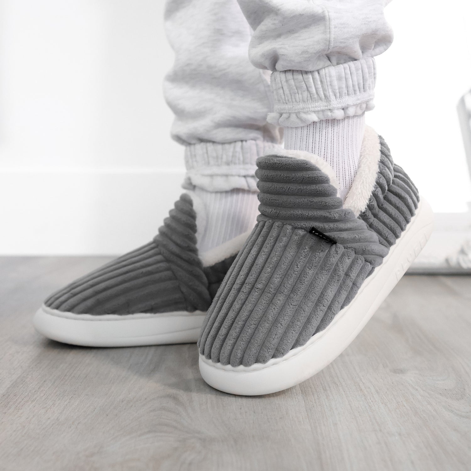 Happy™ CozySlippers: Unisex Winter Footwear Comfortable Warm Slippers