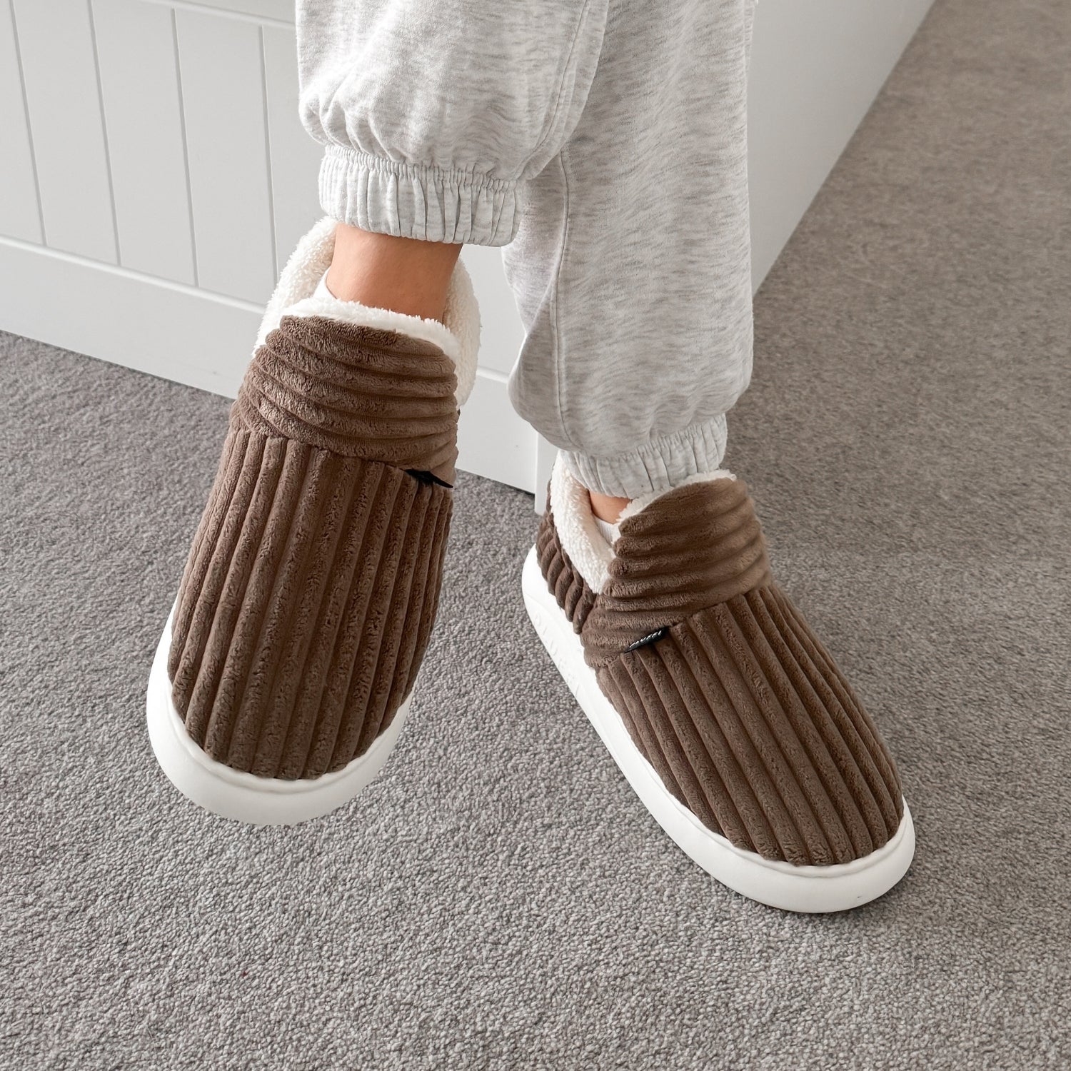 Happy™ CozySlippers: Unisex Winter Footwear Comfortable Warm Slippers